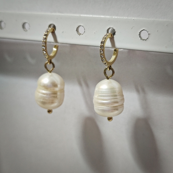 Stella & Dot Rose-Gold Plated Hoop Earrings w/ Baroque Pearl Drops - Picture 1 of 10